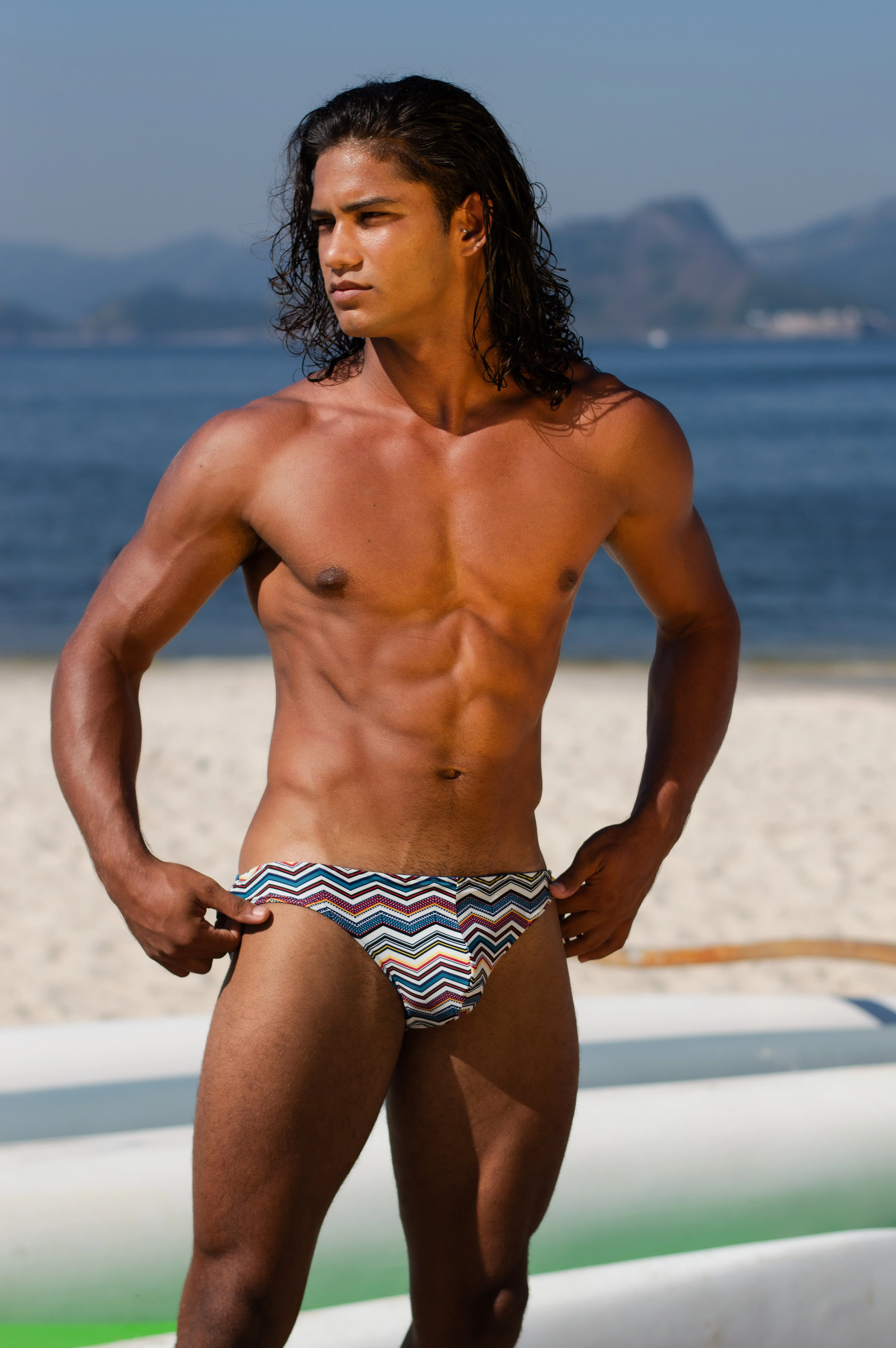 2-IN-1 MAUI SIDE TIE REVERSIBLE LOW RISE SWIM BRIEF - BLUE / ZIGZAG PRINT