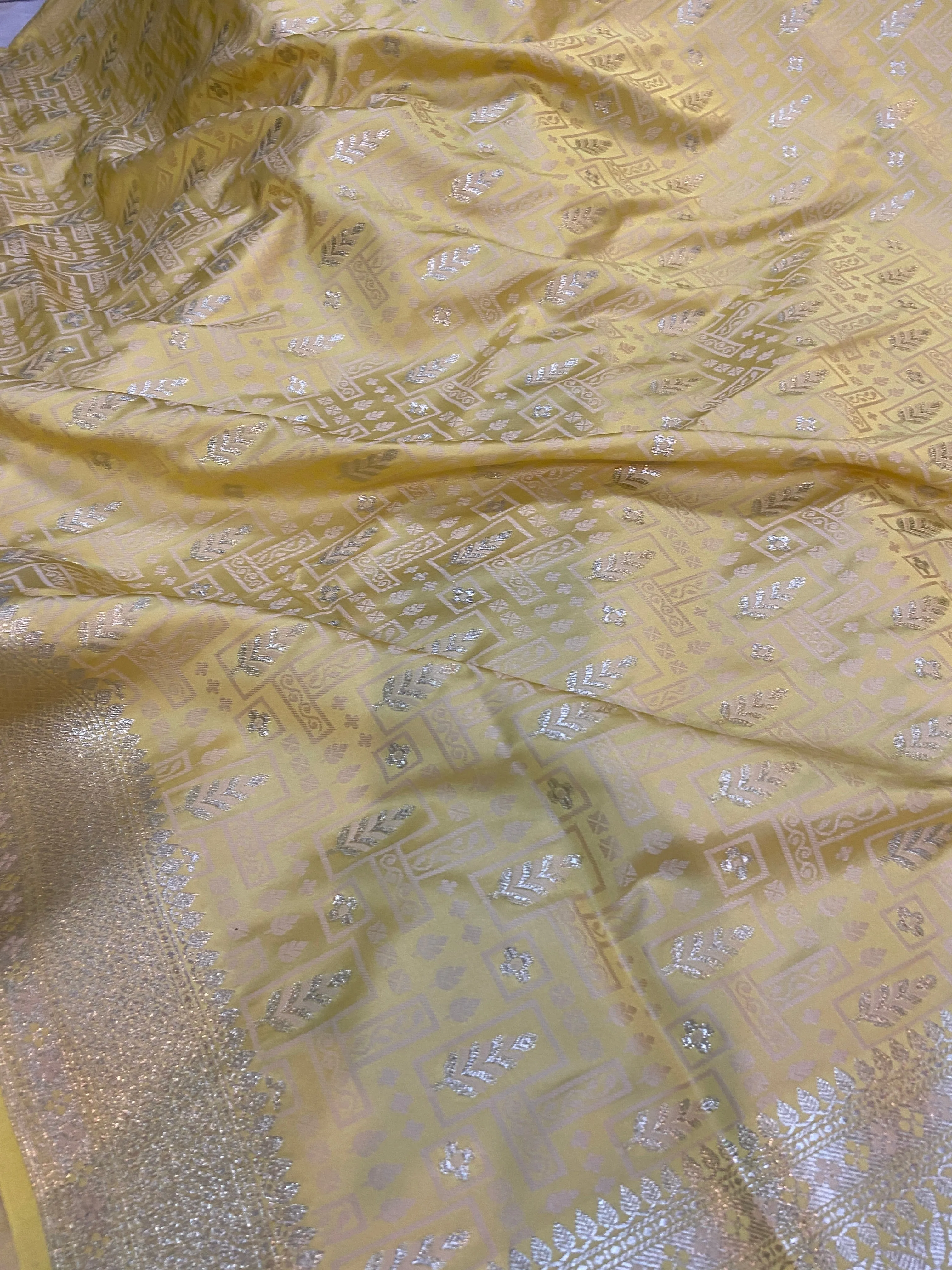 Bright Radiance: Lemon Yellow Pure Banarasi Silk Saree