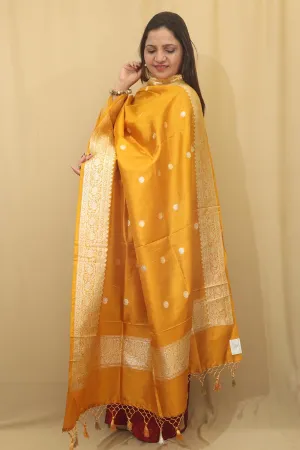 Elegant  Yellow Handloom Banarasi Pure Katan Silk Dupatta